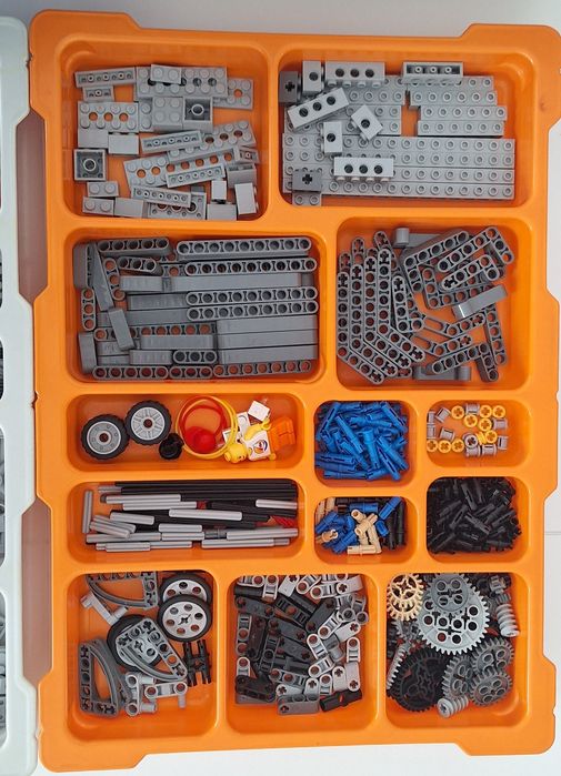 LEGO Mindstorms NXT 2.0 - zestaw edukacyjny do nauki Robotyki