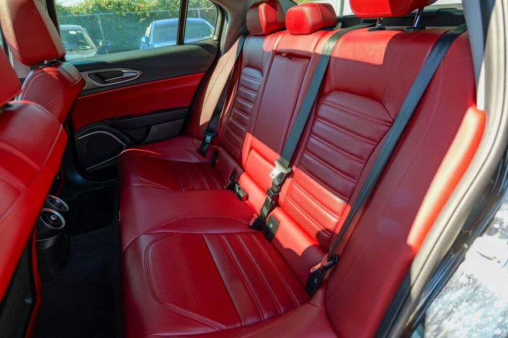 Alfa Romeo Giulia Ti Sport      2019