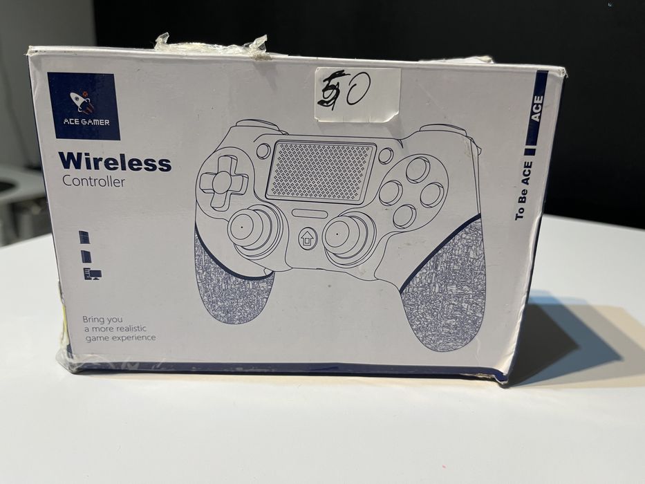 bezprzewodowy kontroler do gier marki Ace Gamer.