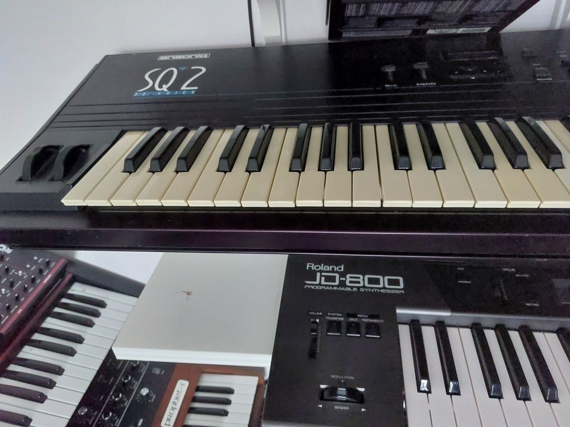 Syntezator Ensoniq SQ2