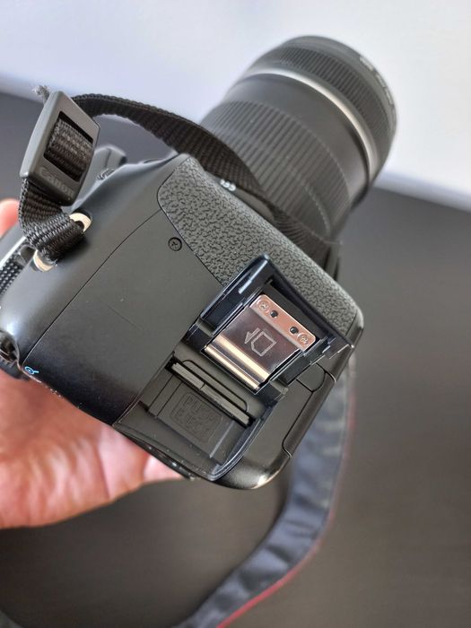 Canon EOS 600D 18-135mm + Acessórios