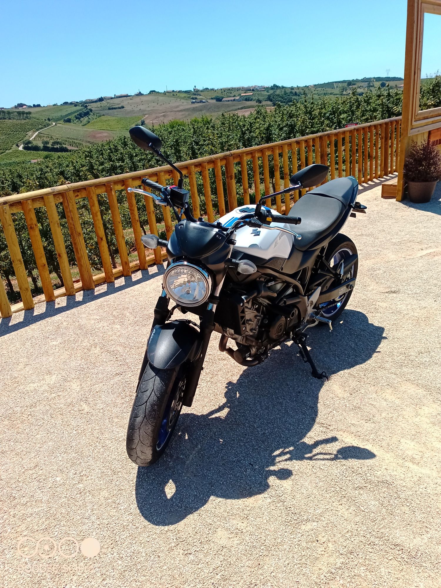 Suzuki SV 650 com 10250km