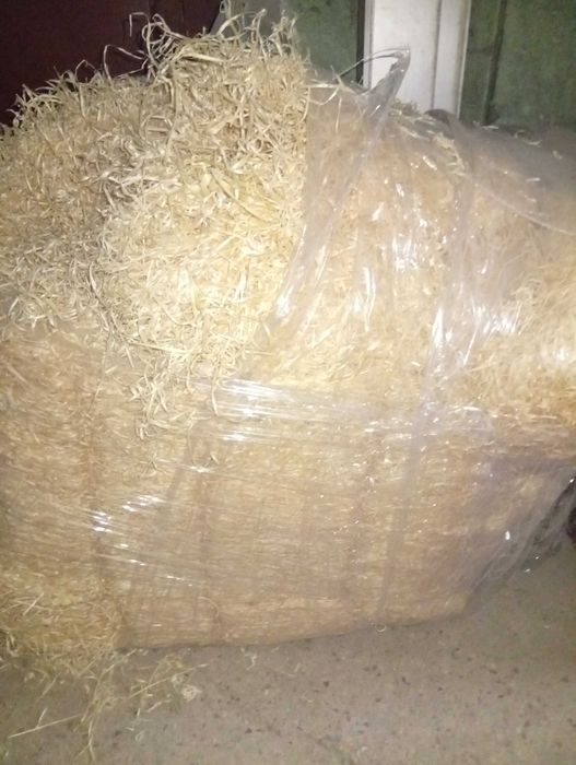 Деревна стружка для пакування подарунків.