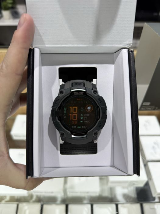 Смарт-годинник Garmin Instinct 3 50mm AMOLED Black with Charcoal Band