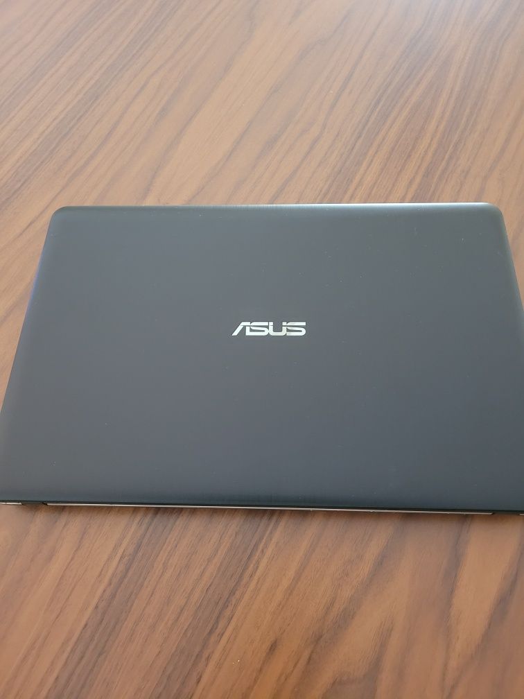 Portátil ASUS - a funcionar - para peças ou recondicionar