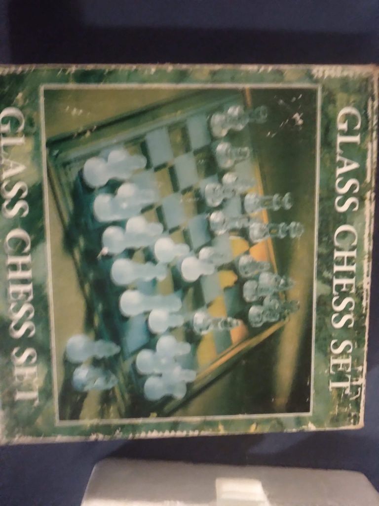 Piękne szklane szachy