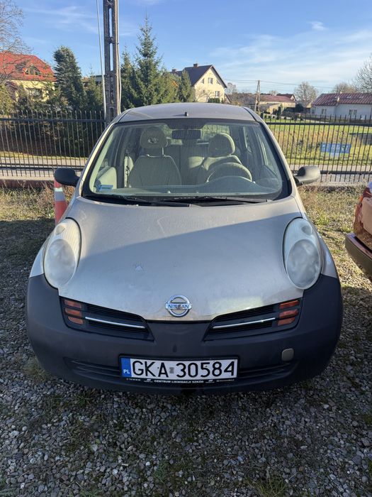 Nissan Micra 2003 rok uszkodzony