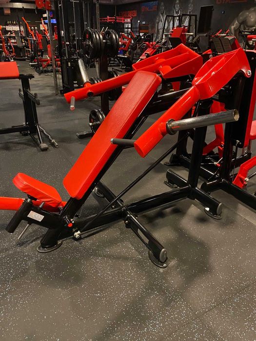 Maszyna Hammer Strength Iso-Lateral Shoulder Press do treningu barków