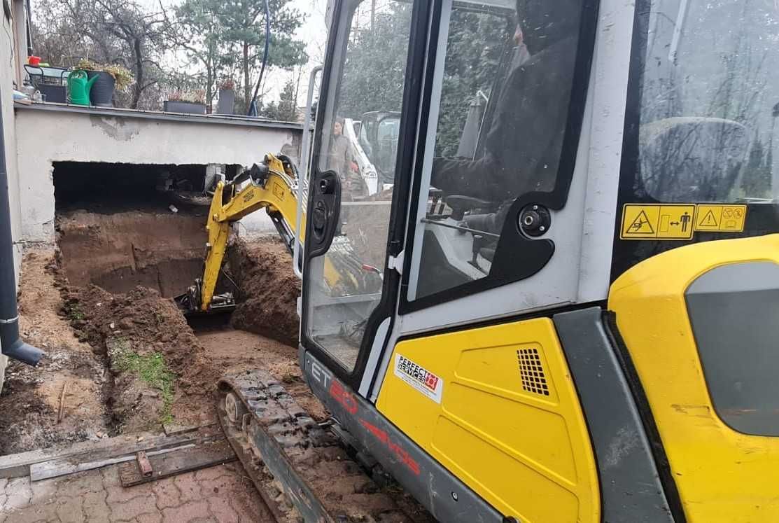 Wynajem minikoparki z operatorem minikoparka usługi Wacker Neuson ET20