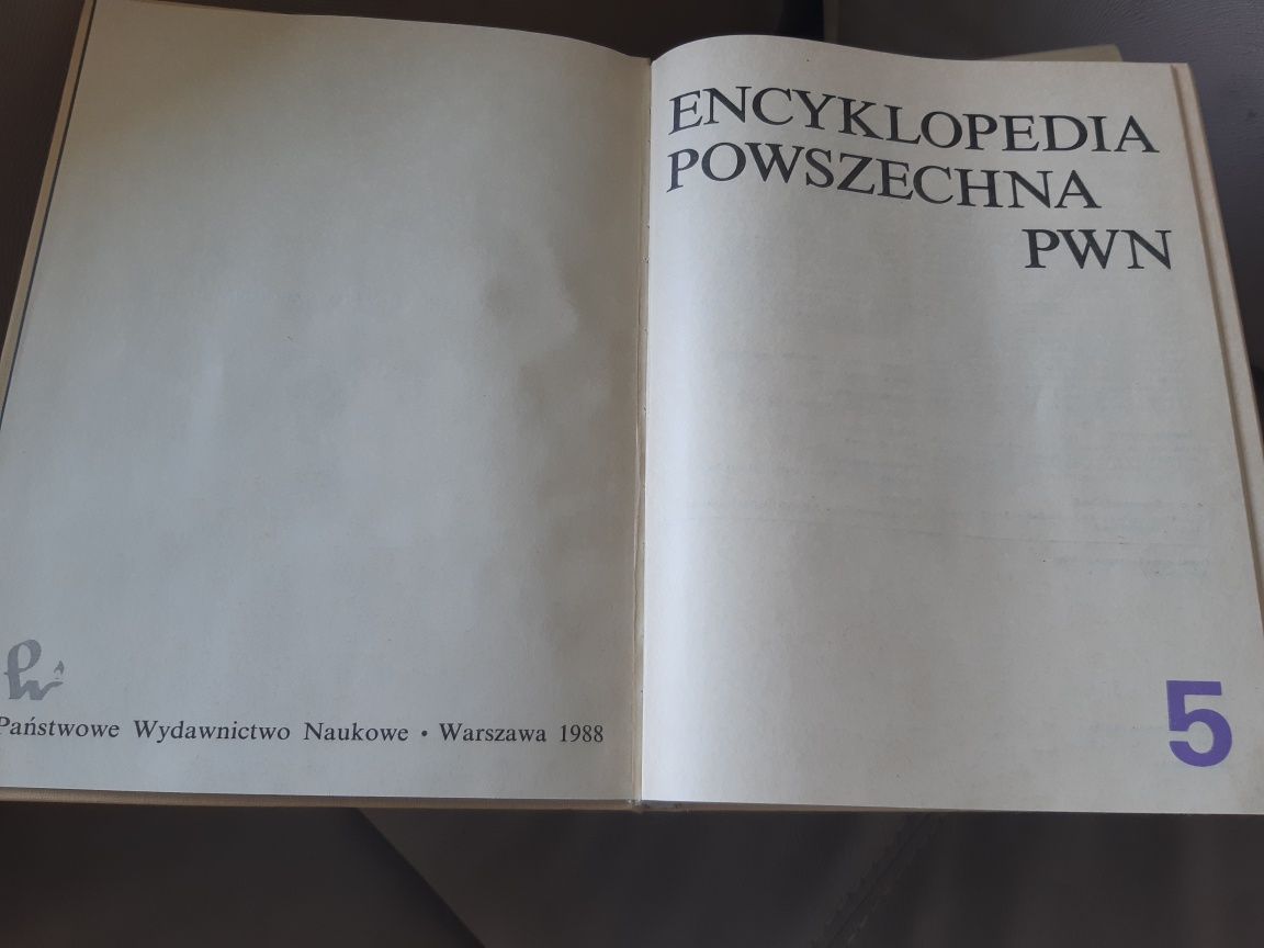 Encyklopedia Powszechna PWN 5 tomów