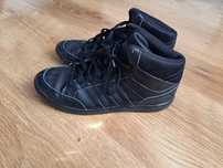 Ɓuty adidas chłopięce za kostkę 38