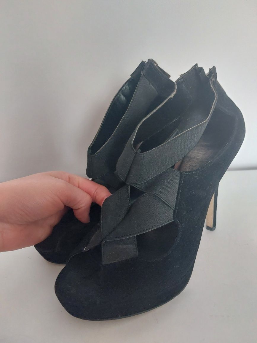 Buty szpilki roz. 39 paski czarne