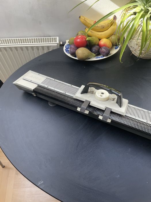 Maszyna dziewiarska z PRL-u