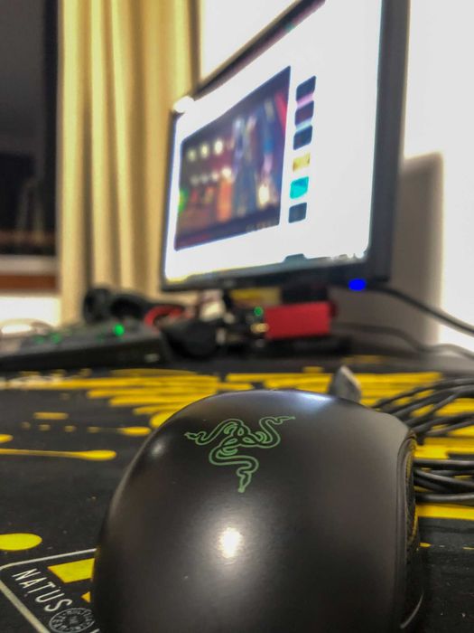 Rato Gaming RAZER Abyssus Essential (7200 dpi - Preto)