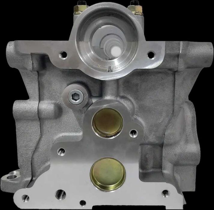 Головка блоку Nissan Patrol RD28Ti AMC 908504 11040VB301