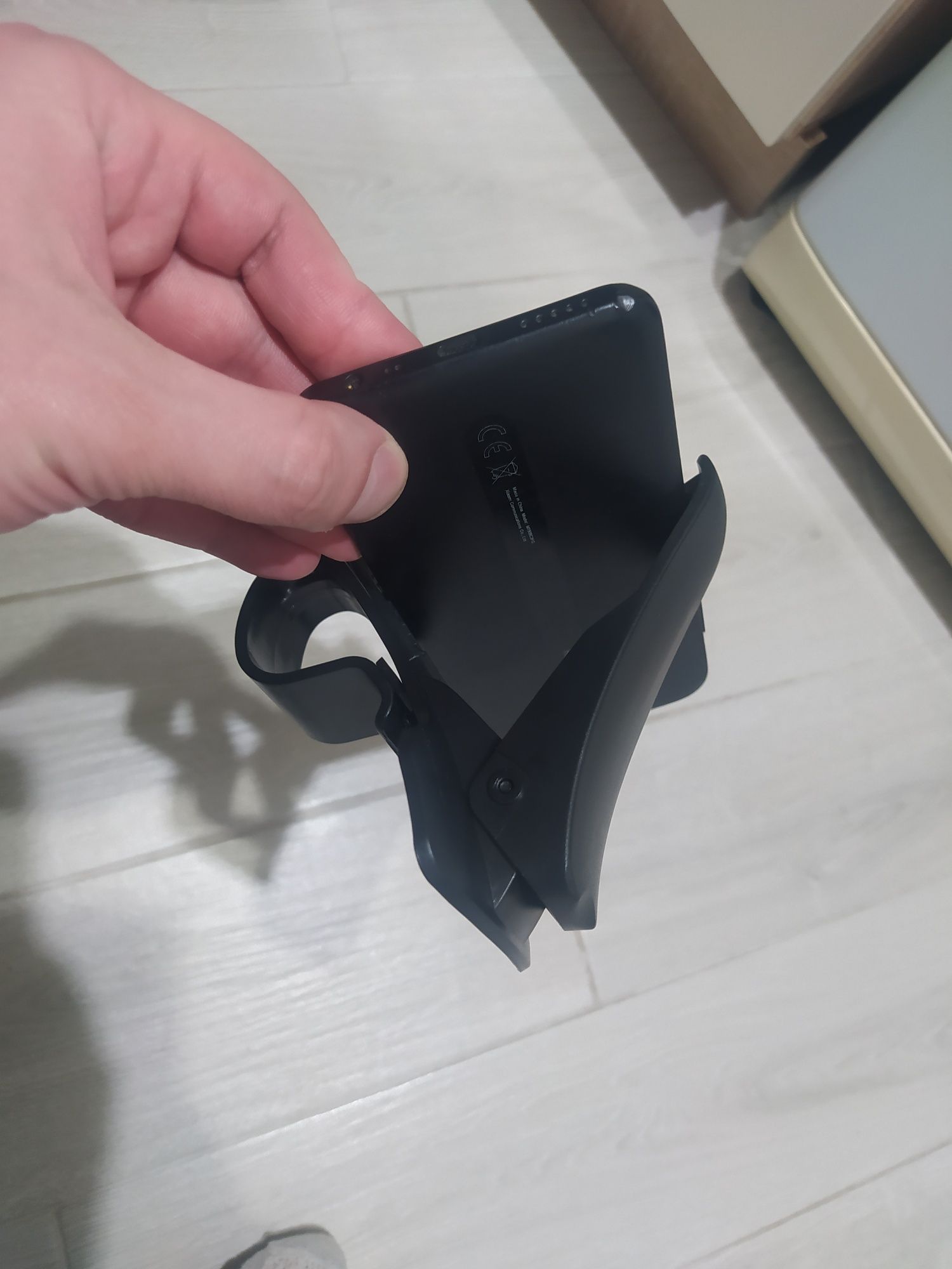 Автомобильный держатель для смартфона