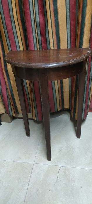 Mesa de chá meia lua