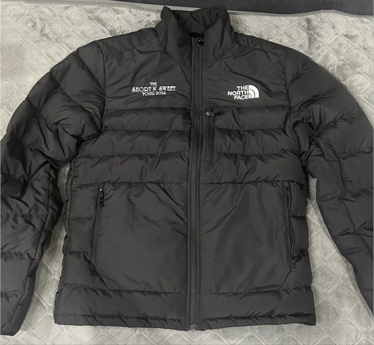Пуховик the north face x sabrina carpenter