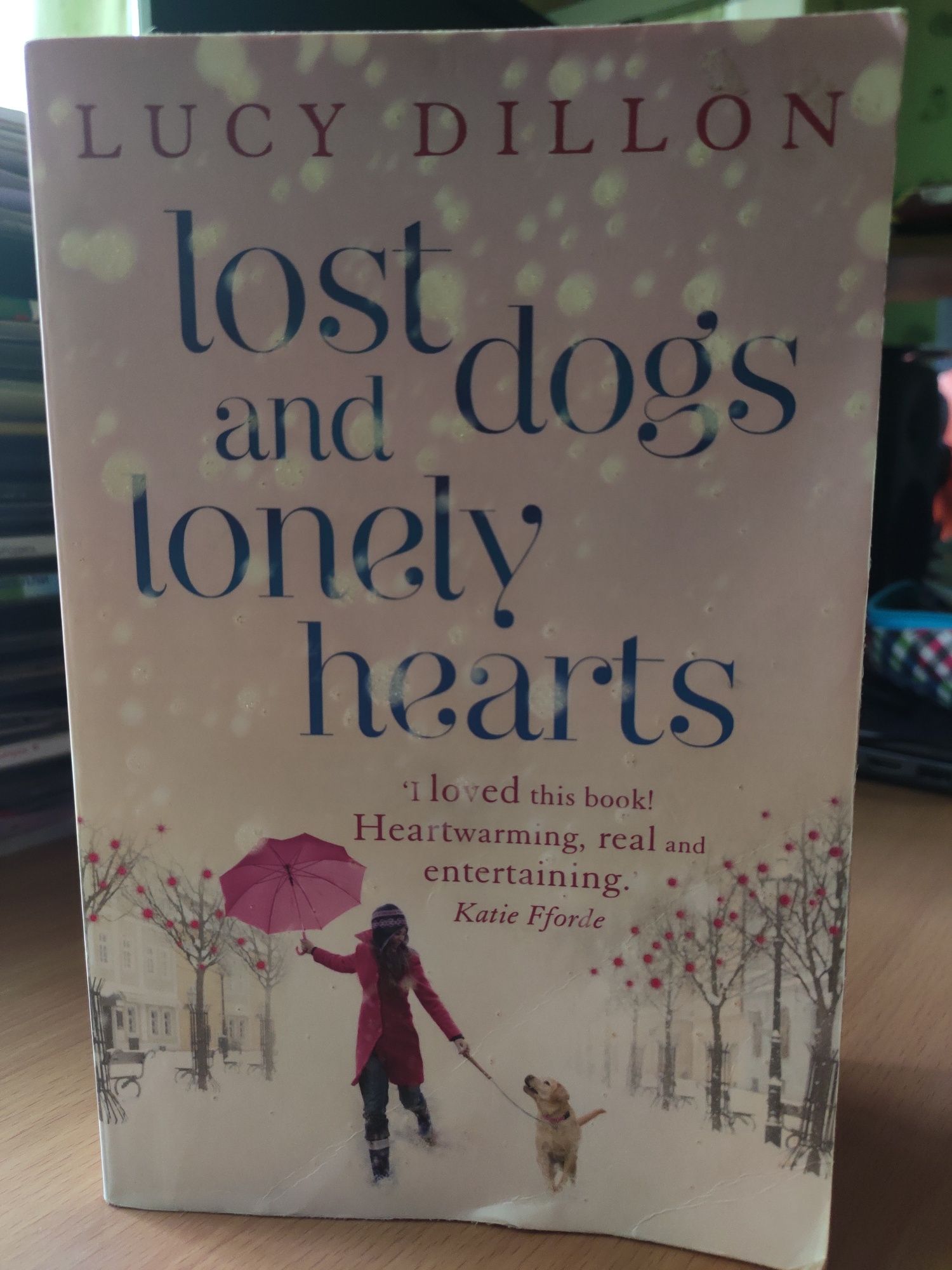 Книга англійською "Lost dogs and lonely hearts" Lucy Dillon