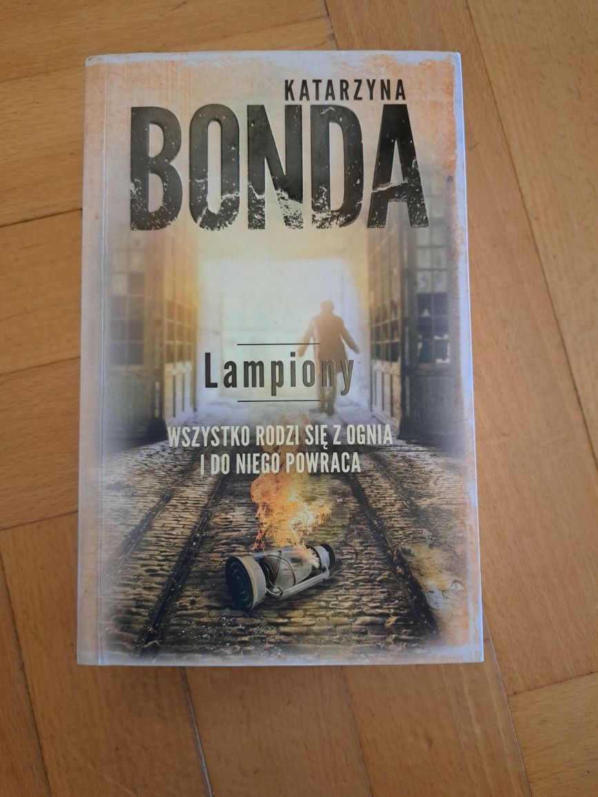 Nowa ksiazka Lampiony Bonda