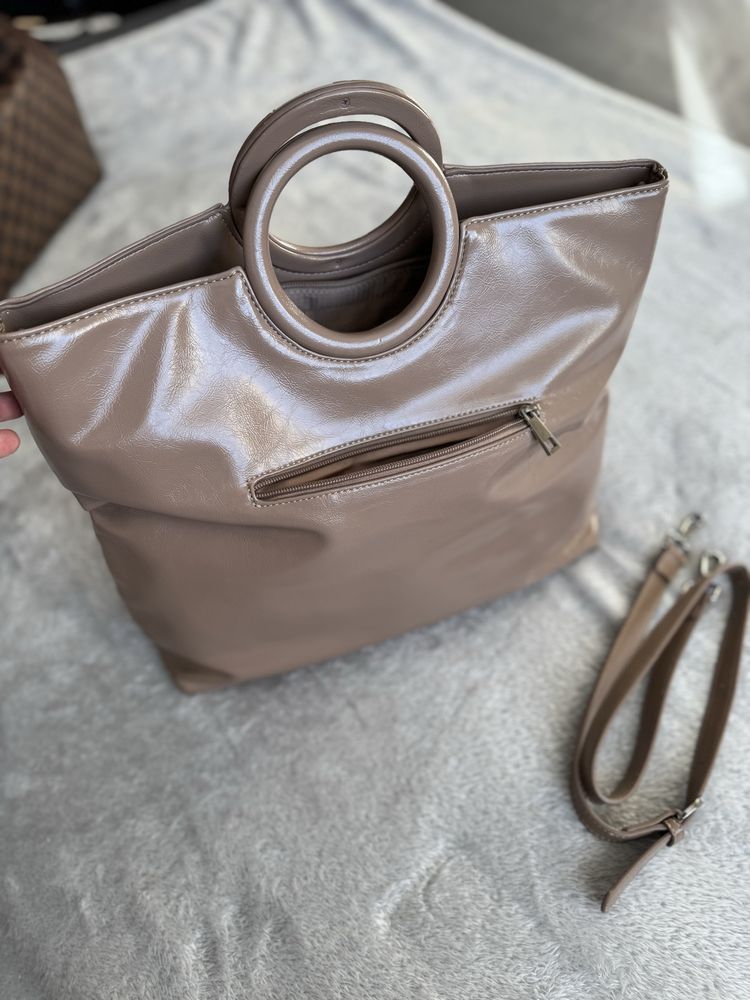 Reserved torebka shopper lakierowana kółko do ręki pasek na ramię