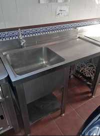 Bancada de inox.