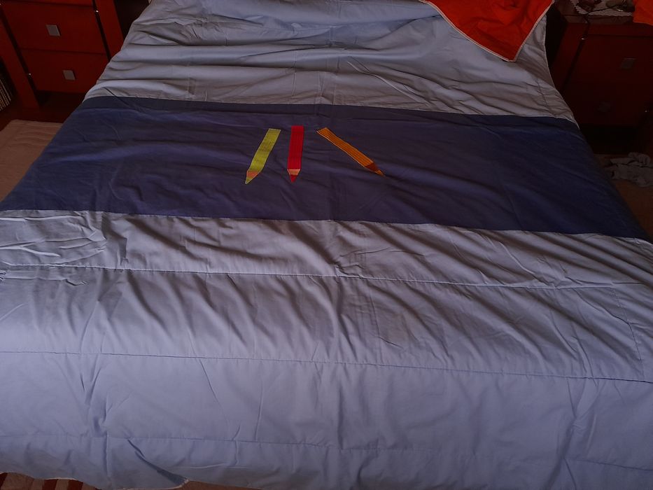 Vendo colcha p/ cama criança