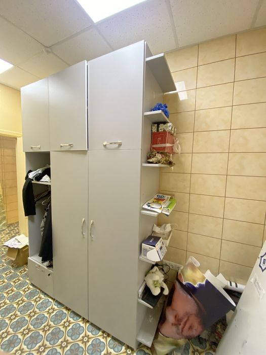 Продам вмістку шафу стан:майже нова.