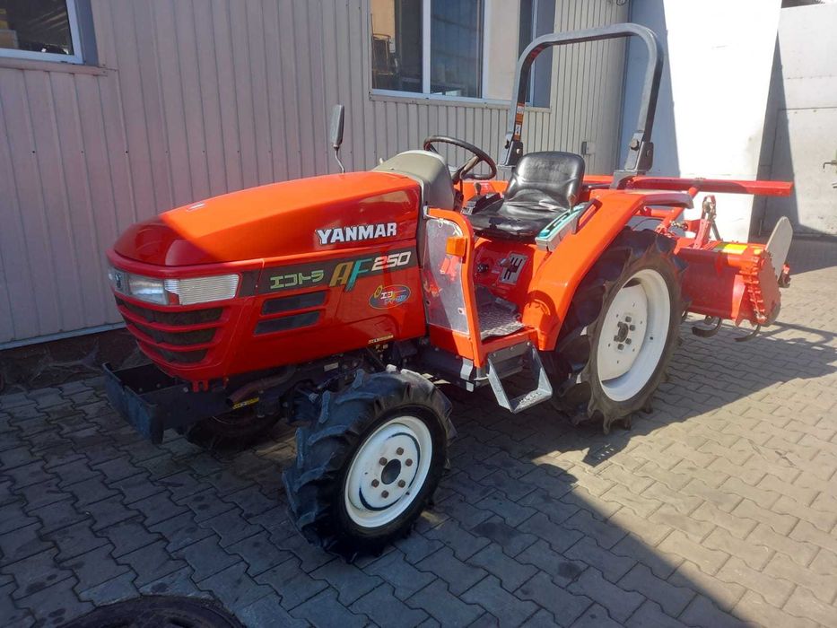 Japoński traktorek Yanmar AF 250 z glebogryzarką 4x4 25 KM Rewers Wspo