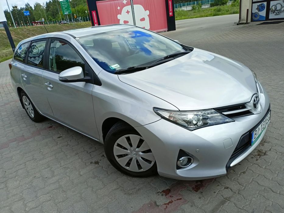 Toyota Auris Toyota Auris kombi 1.6 benzyna 2014r.