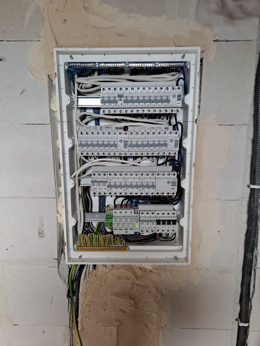 Instalacje elektryczne, elektryk, remonty, wykończenia, zabudowy gk