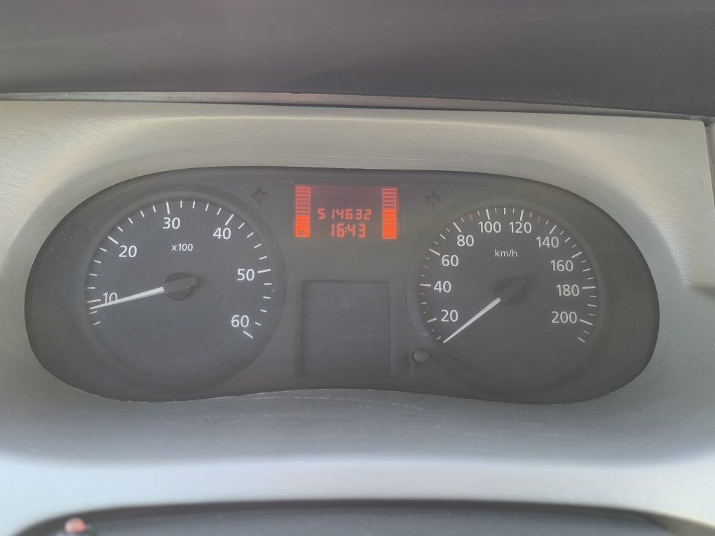 Renault Trafic 1.9dci long 6 osób klimatyzacja
