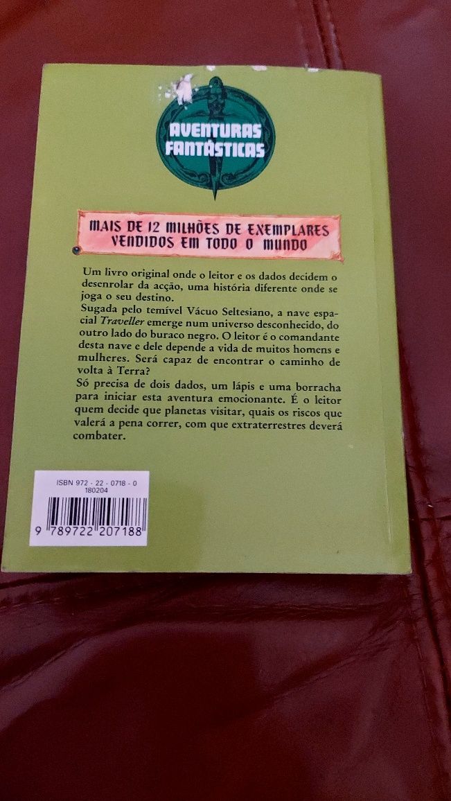 Livro da coleção aventuras fantásticas" A nave Perdida"