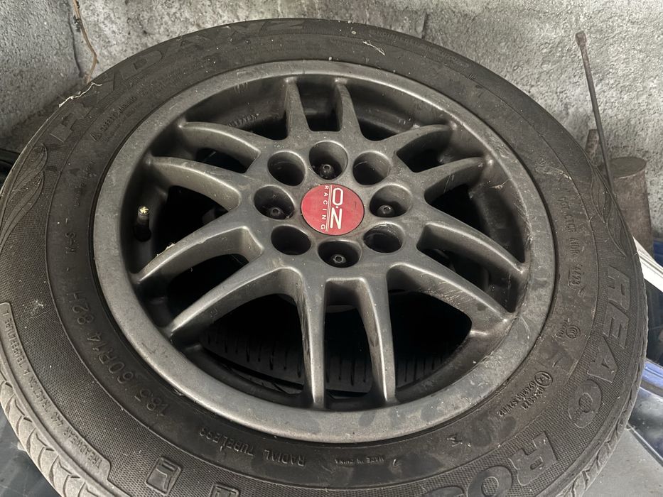 Jantes r14 c/espaçadores oz racing e pneus