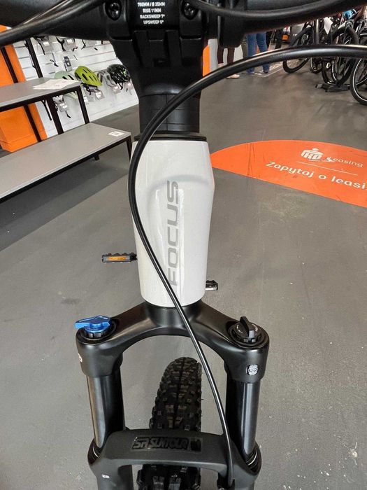 Nowy rower elektryczny  Focus Jarifa2 6.7, szary, karta serwisowa