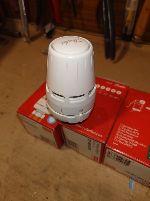 Głowica termostatyczna kaloryfera Danfos