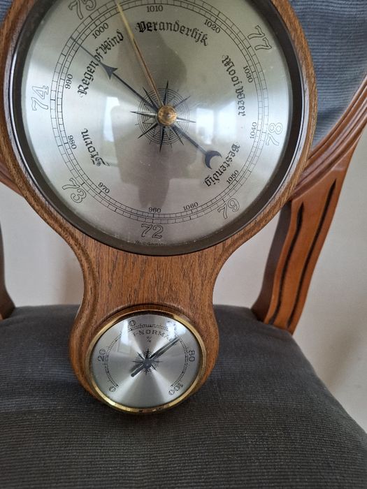 Stacja pogodowa w drewnianej oprawie termometr barometr