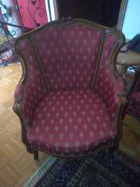 Terno de sofas estilo Luis XV em nogueira.