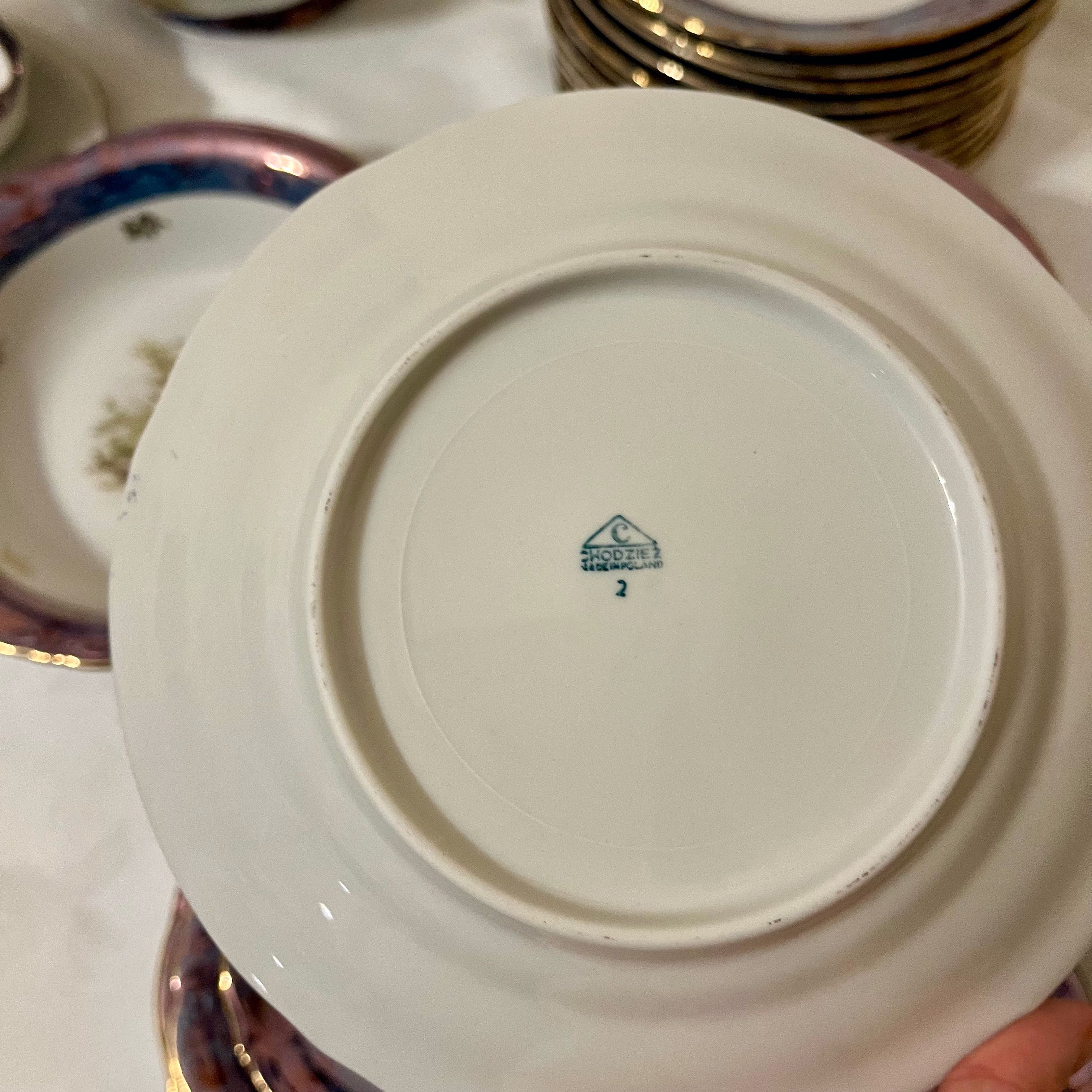 Zestaw obiadowy porcelanowy Chodzież na 12 osób - 42 elementów