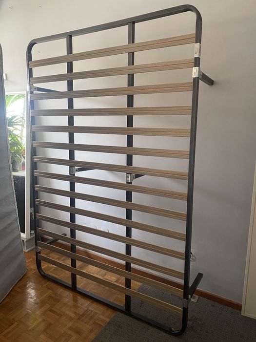 Estrado com pés de cama de casal + colchao de casal ikea 140x200