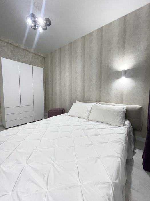 Посуточно , ЖК 4 Сезона / клиника Филатова, киностудия