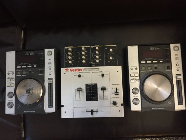 Pioneer DJ CDJ-200 + Vestax PMC Pror