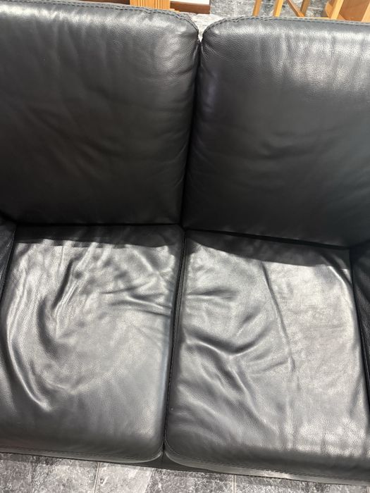 2 Sofás de Pele preta