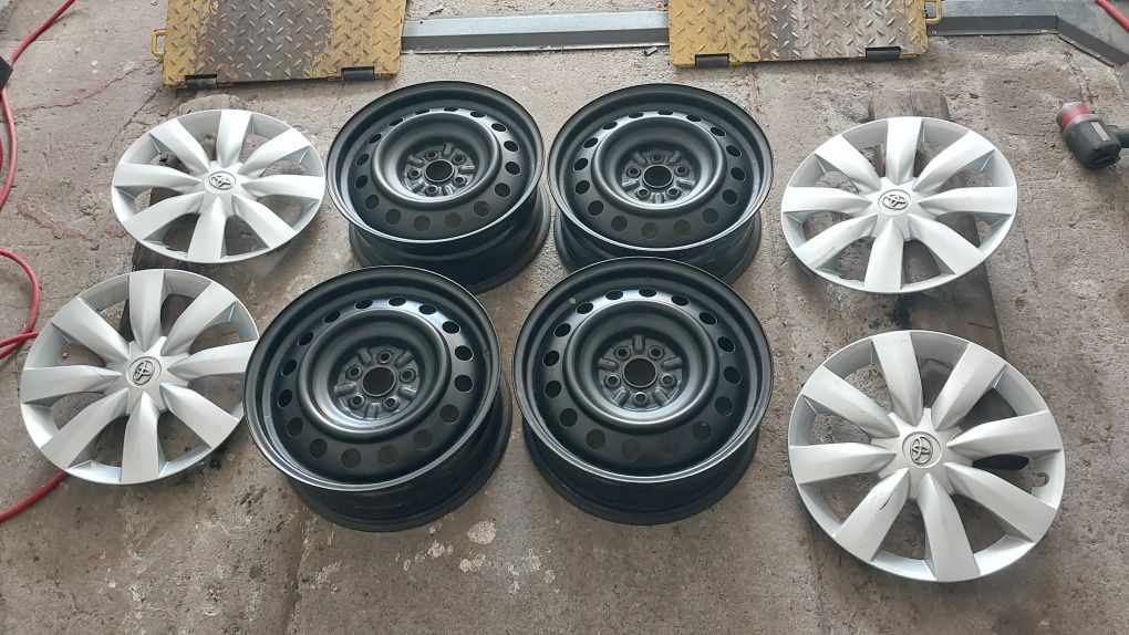 Felgi stalowe Toyota 5x100 6,5J16 ET45 + kołpaki