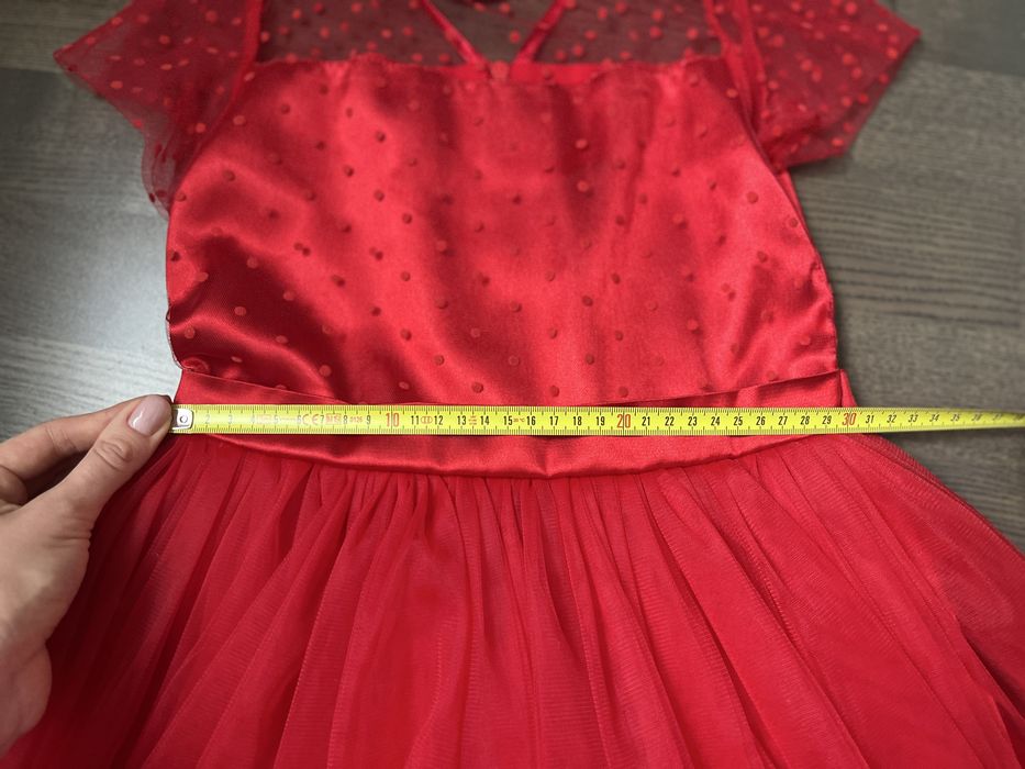 Святкове червоне плаття на 7-8 років, 128 розмір