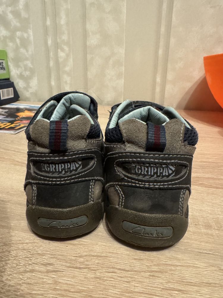 Демісезонні черевики ботінки Clarks