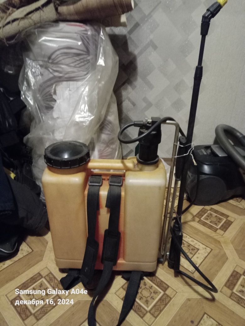 Продам опрыскиватель.