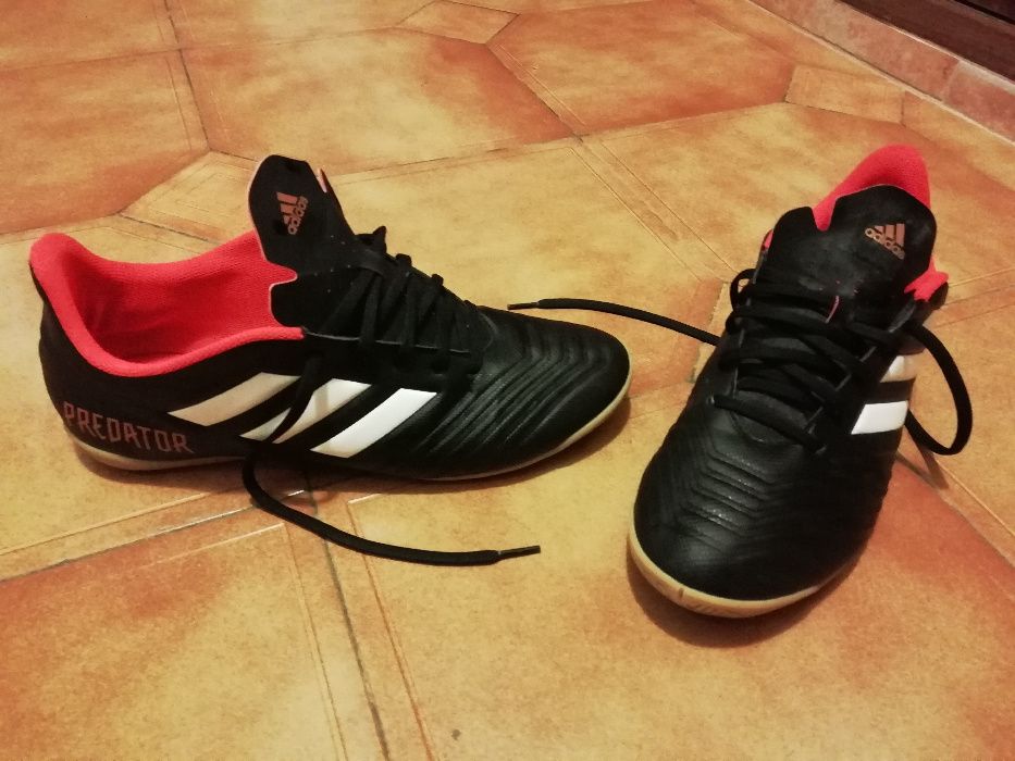 Ténis Futsal Adidas Predator