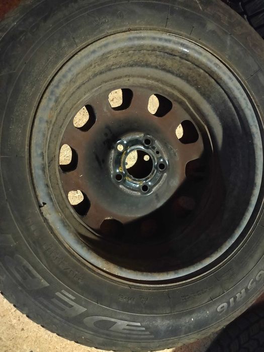 Felgi stalowe wraz z oponami do Dacia Duster R16