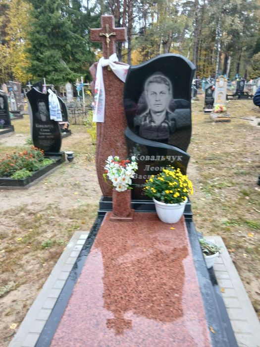 Пам'ятники (від виробника)